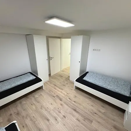 Διαμέρισμα 4 *